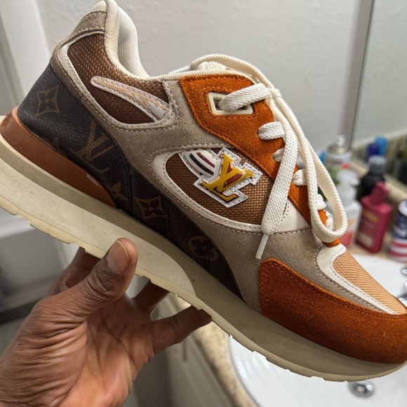 Authentic LV shoes - Picture 3 of 3